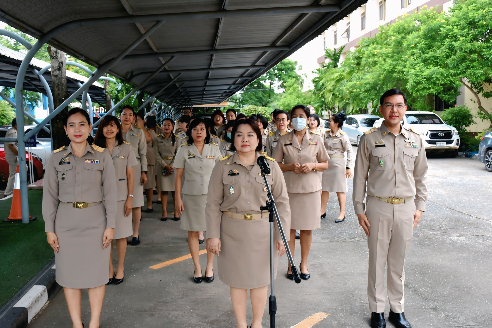 สพป.ฉะเชิงเทรา เขต 1 ร่วมกิจกรรมเคารพธงชาติ สวดมนต์ และกล่าวคำปฏิญญาเขตสุจริต 