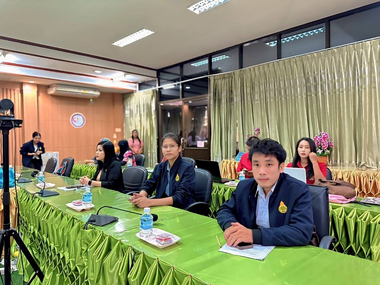 สพป.ฉะเชิงเทรา เขต 1 ให้การต้อนรับ คณะกรรมการการศึกษาขั้นพื้นฐานในการลงพื้นที่ดำเนินการติดตามการดำเนินงานจัดทำ ตรวจสอบ และจัดเก็บแบบรายงานผู้สำเร็จการศึกษาประถมศึกษา (ปพ.3 : ป) และการลงลายมือชื่ออิเล็กทรอนิกส์