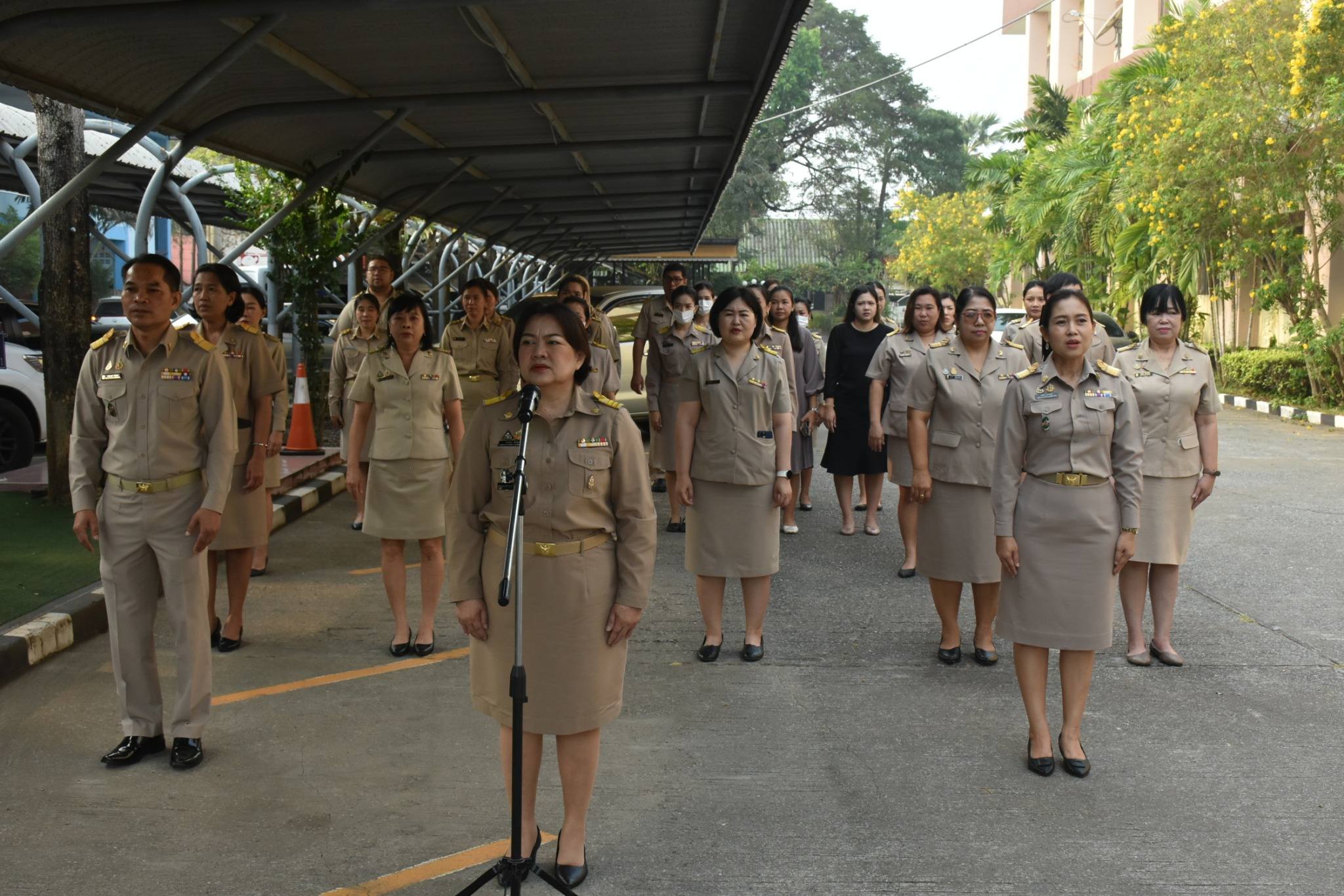 สพป.ฉะเชิงเทรา เขต 1 จัดกิจกรรมเคารพธงชาติ เสริมสร้างวัฒนธรรมองค์กร
