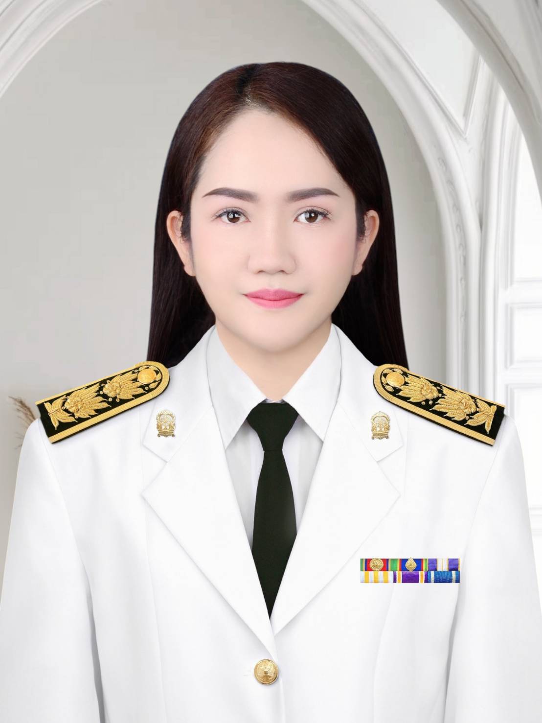 นางสุชาดา จันทร์เขียว